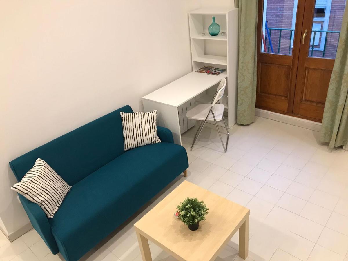 Un Genial Estudio En El Barrio Las Cortes Madrid Exterior foto